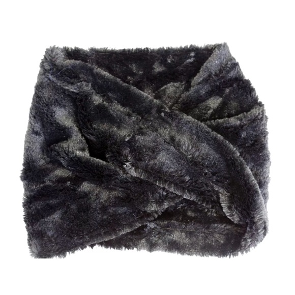 Super Soft Faux Fur Infinity Scarf - Picture 3 of 3